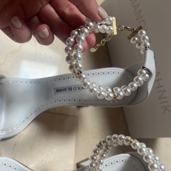 Manolo Blahnik - Picture 7 of 8